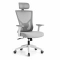 Silla de oficina ergonómica giratoria con reposacabezas respaldo de malla gris base blanca con ruedas